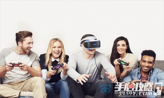 由于机能的限制 索尼鼓励大法粉们坐着玩PlayStation VR1