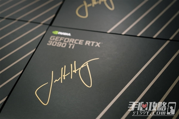 RTX 40即将宣布 NVIDIA送限量版3090 Ti显卡：老黄签名